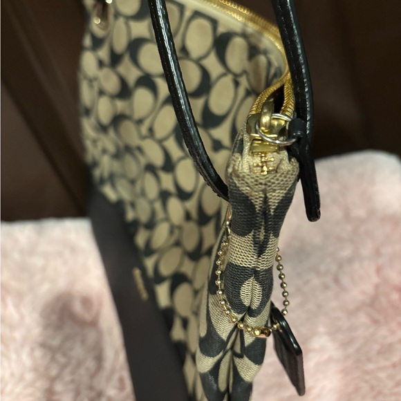 Coach Madison Convertible Hippie Bag - Picture 4 of 10